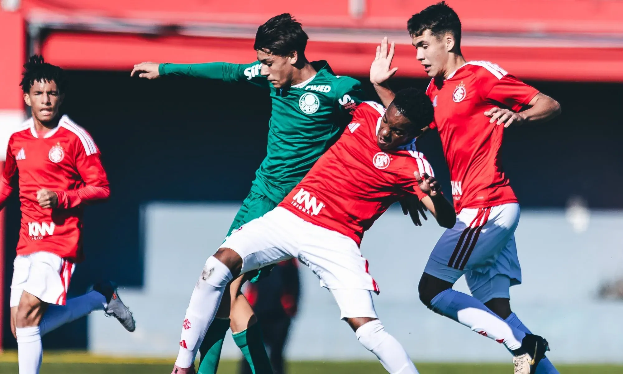 Inter e Palmeiras jogaram na fase de grupos da Copa do Brasil Sub-15: vitória dos gaúchos por 1 a 0 Inter e Palmeiras jogaram na fase de grupos da Copa do Brasil Sub-15: vitória dos gaúchos por 1 a 0