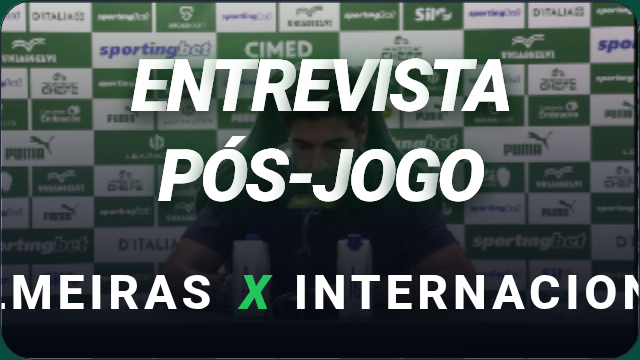 Coletiva de imprensa do técnico Abel Ferreira após Palmeiras x Internacional O técnico Abel Ferreira sentado na sala de imprensa do Palmeiras com fundo de patrocinadores. Sobre a imagem, há o texto em letras grandes brancas 'ENTREVISTA PÓS-JOGO' e 'PALMEIRAS X INTERNACIONAL' na parte inferior.